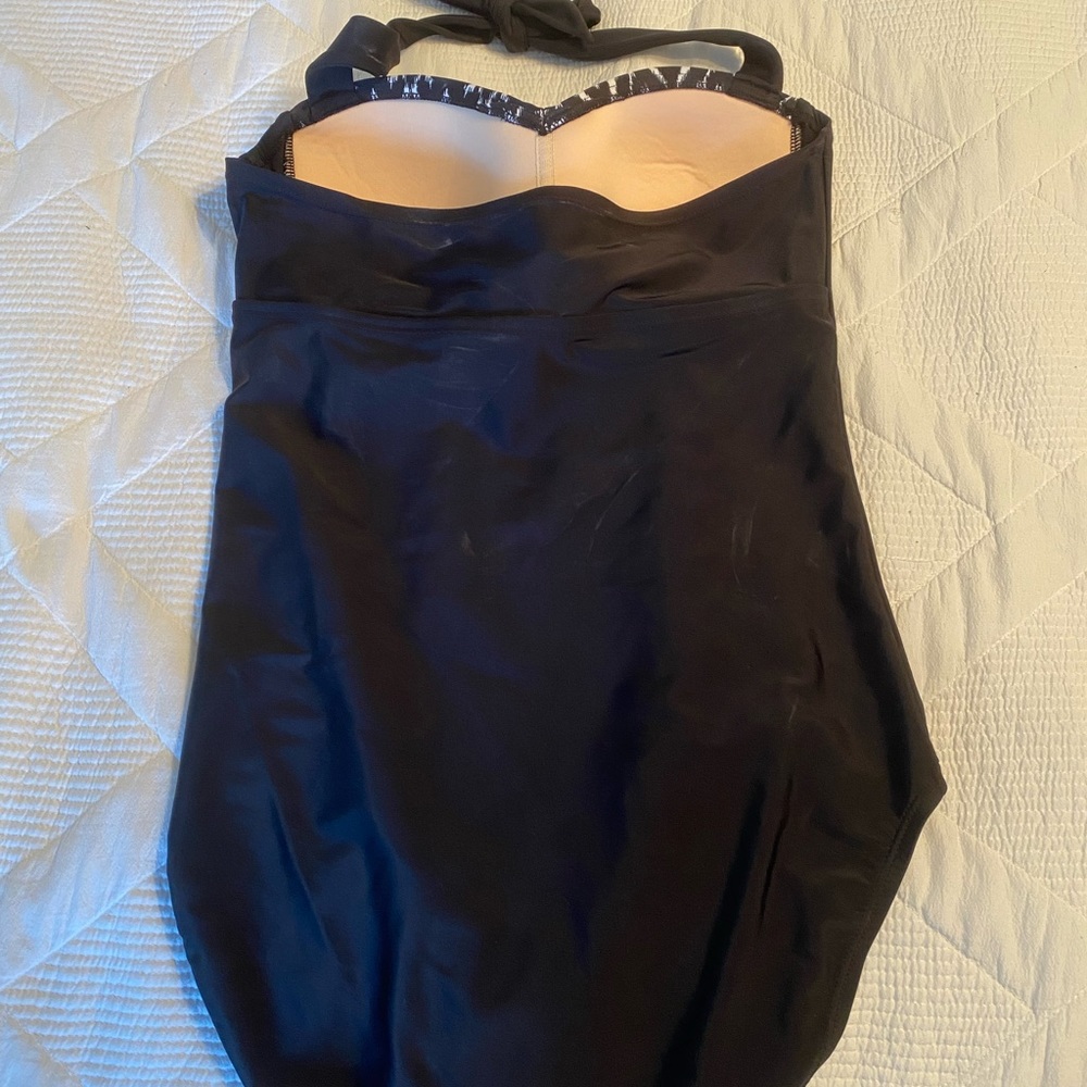 Merona one piece bathing suit. BRAND new with tags. Never worn! - Picture 3 of 6
